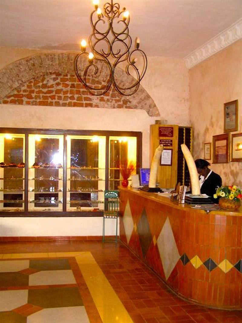סן-לואי Hotel De La Poste מראה חיצוני תמונה