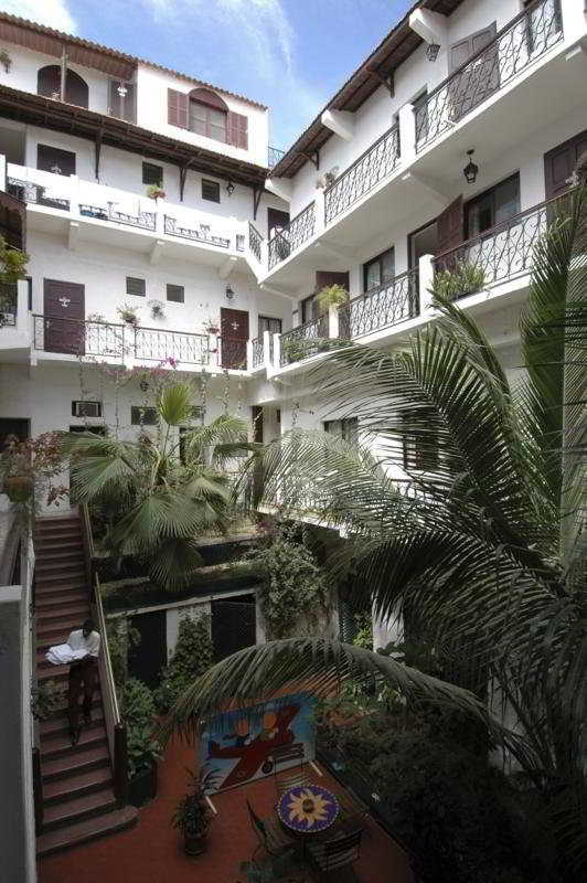 סן-לואי Hotel De La Poste מראה חיצוני תמונה